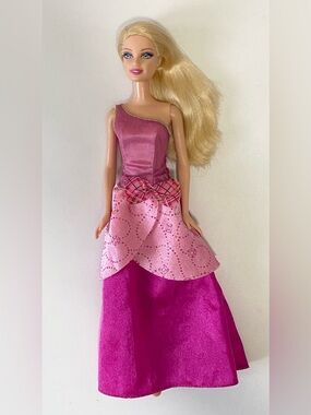 2011 Barbie Princess Charm School Blair Doll Articulated Legs